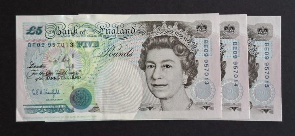 3 x £5 Kentfield B364 (AUNC) - BE09 957013/14/15