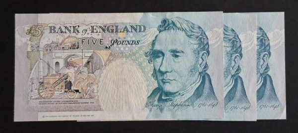 3 x £5 Kentfield B364 (AUNC) - BE09 957013/14/15 - Image 2